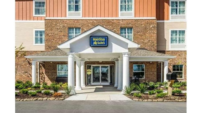 MainStay Suites Hackberry Sportsman's Lodge, Hotel in Hackberry