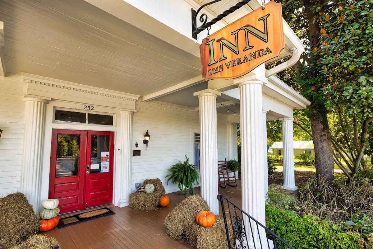 The Veranda Historic Inn, Hotel in Senoia