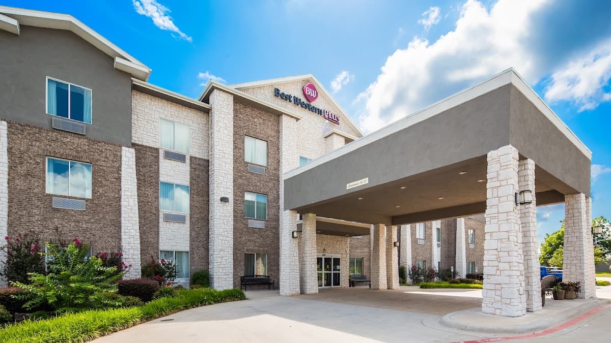 Best Western Plus Sand Bass Inn & Suites, Hotel in Madill