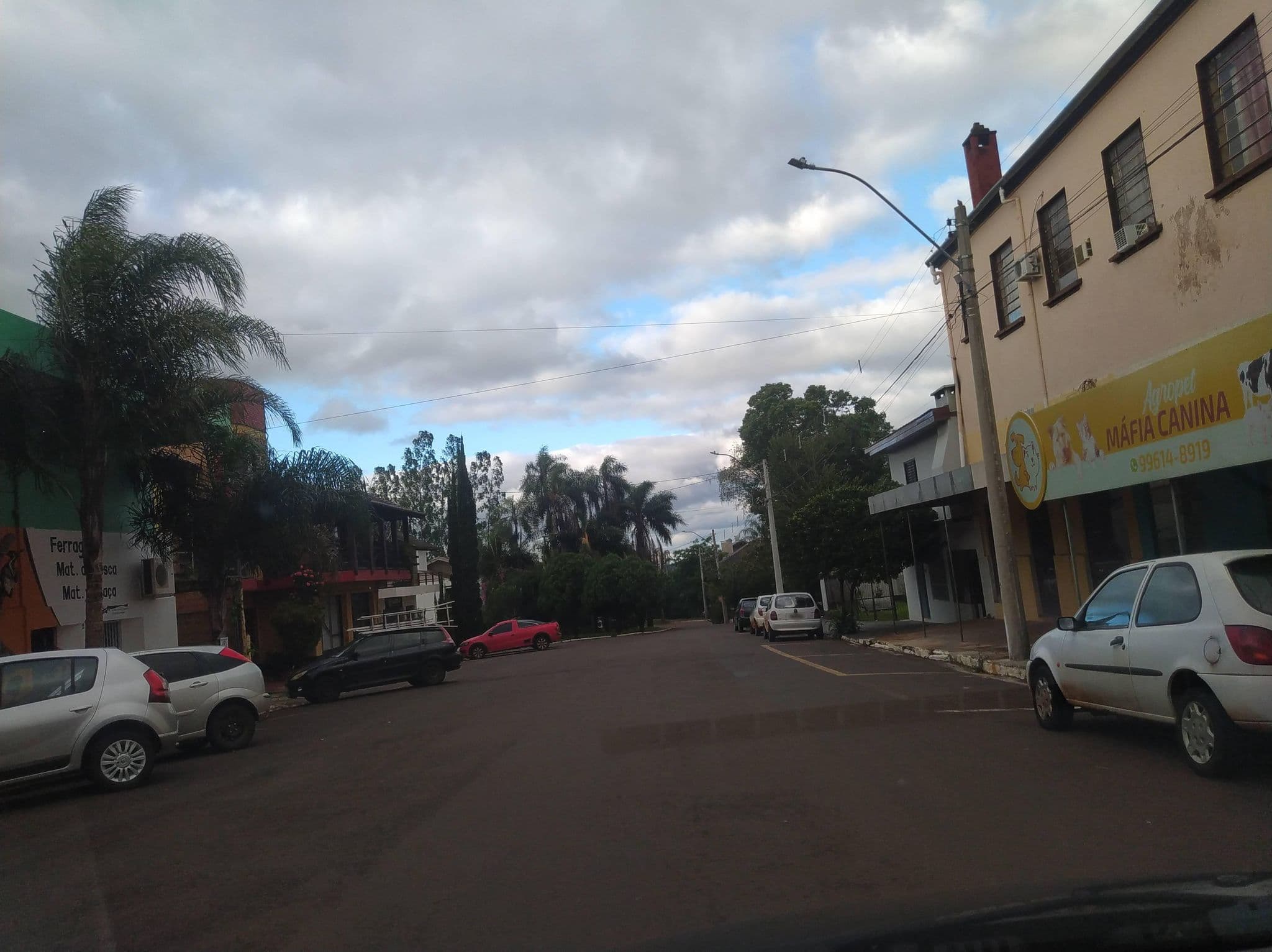 Street view near Hotel Santocristense, Santo Cristo — © carloshenkes (CC BY-SA · Mapillary)