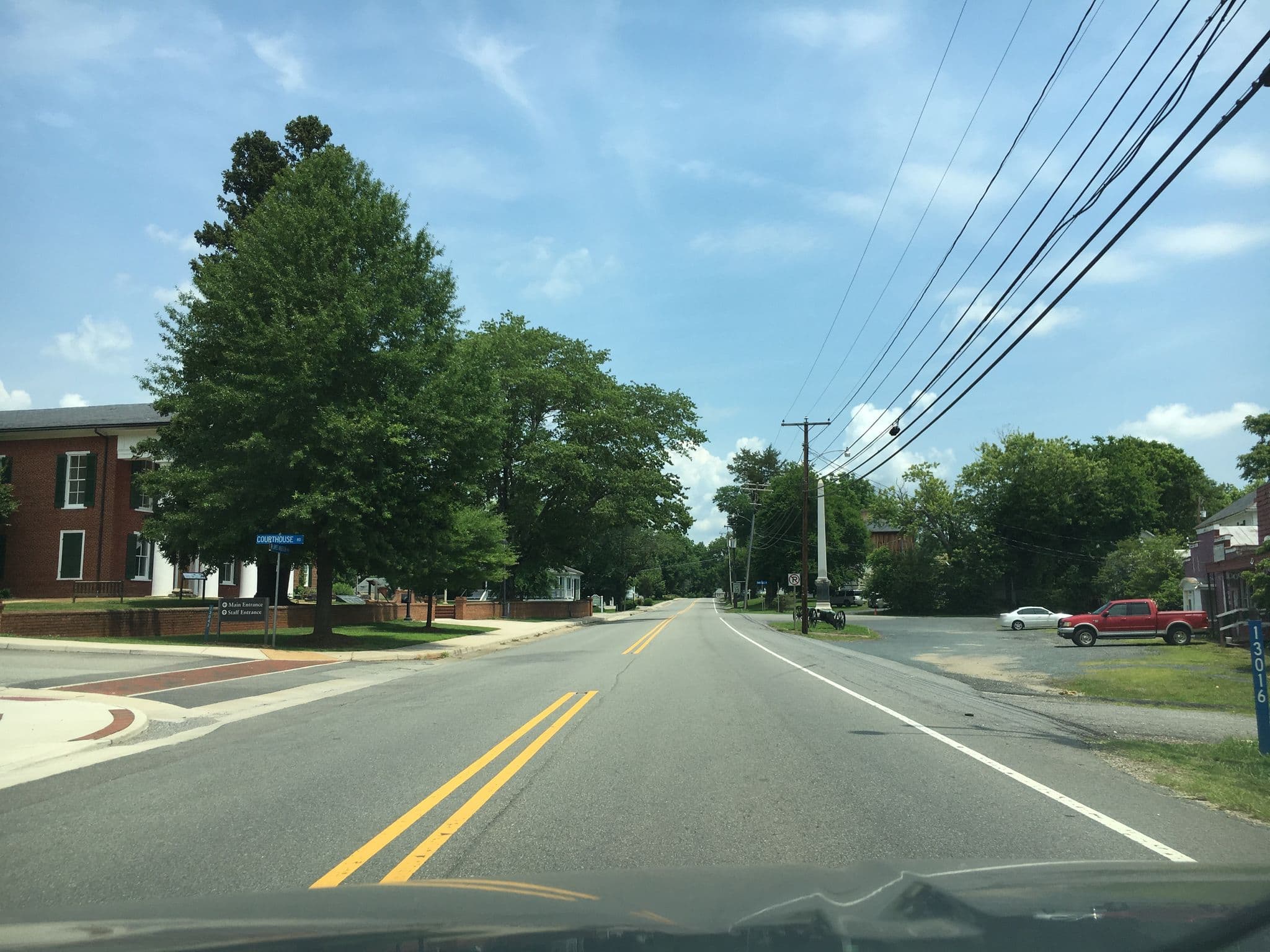 Street view near Maysville Manor, Farmville — © cpels23 (CC BY-SA · Mapillary)