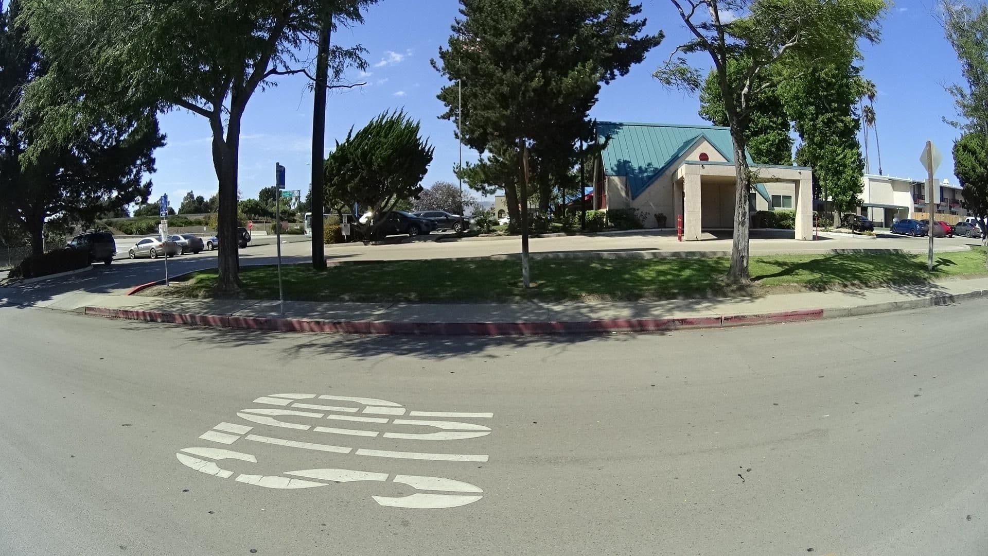 Street view near Quality Inn & Suites, Santa Maria — © marker_geo (CC BY-SA · Mapillary)