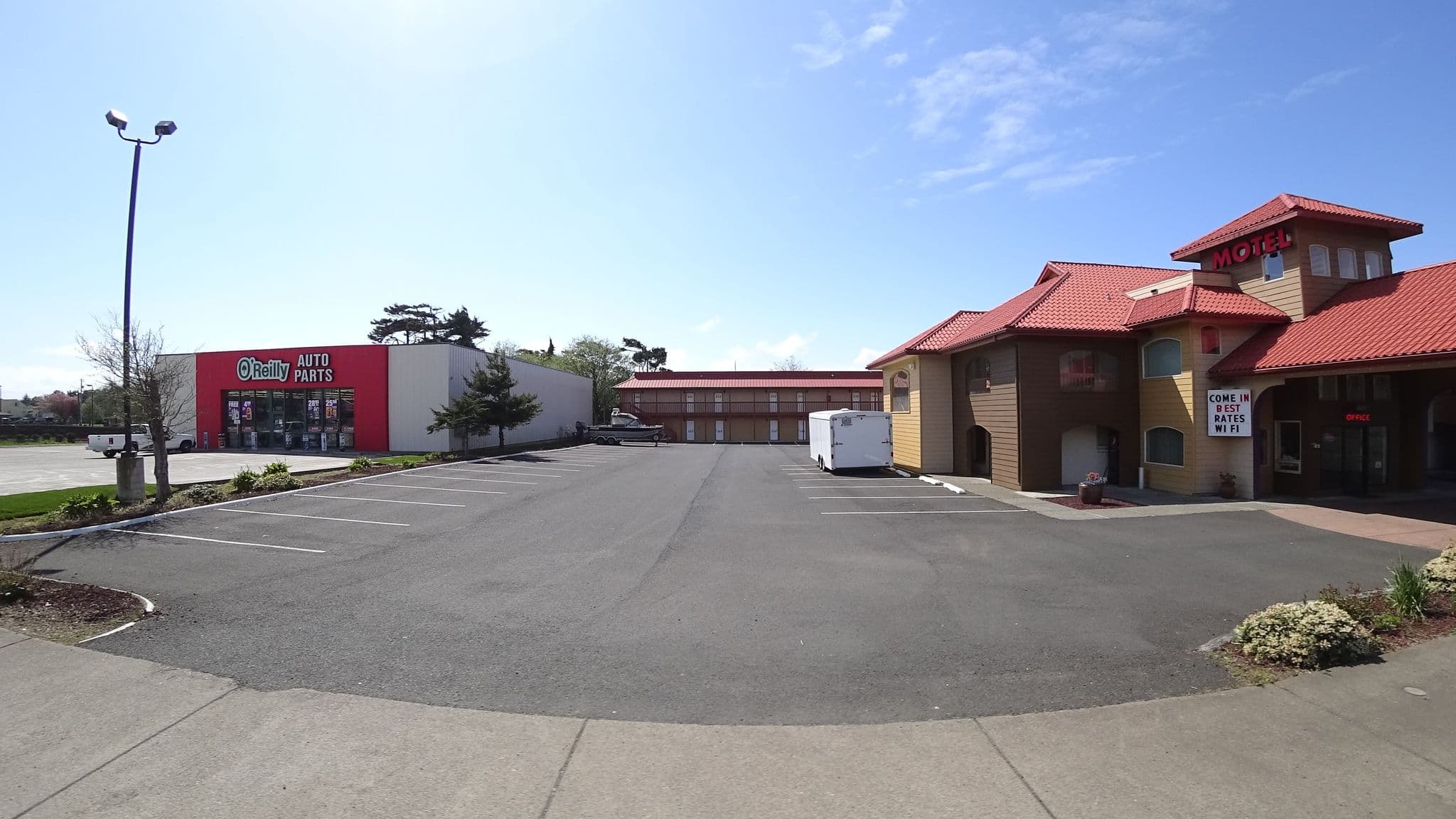 Street view near Knights Inn Newport, Agate Beach — © stilldavid (CC BY-SA · Mapillary)