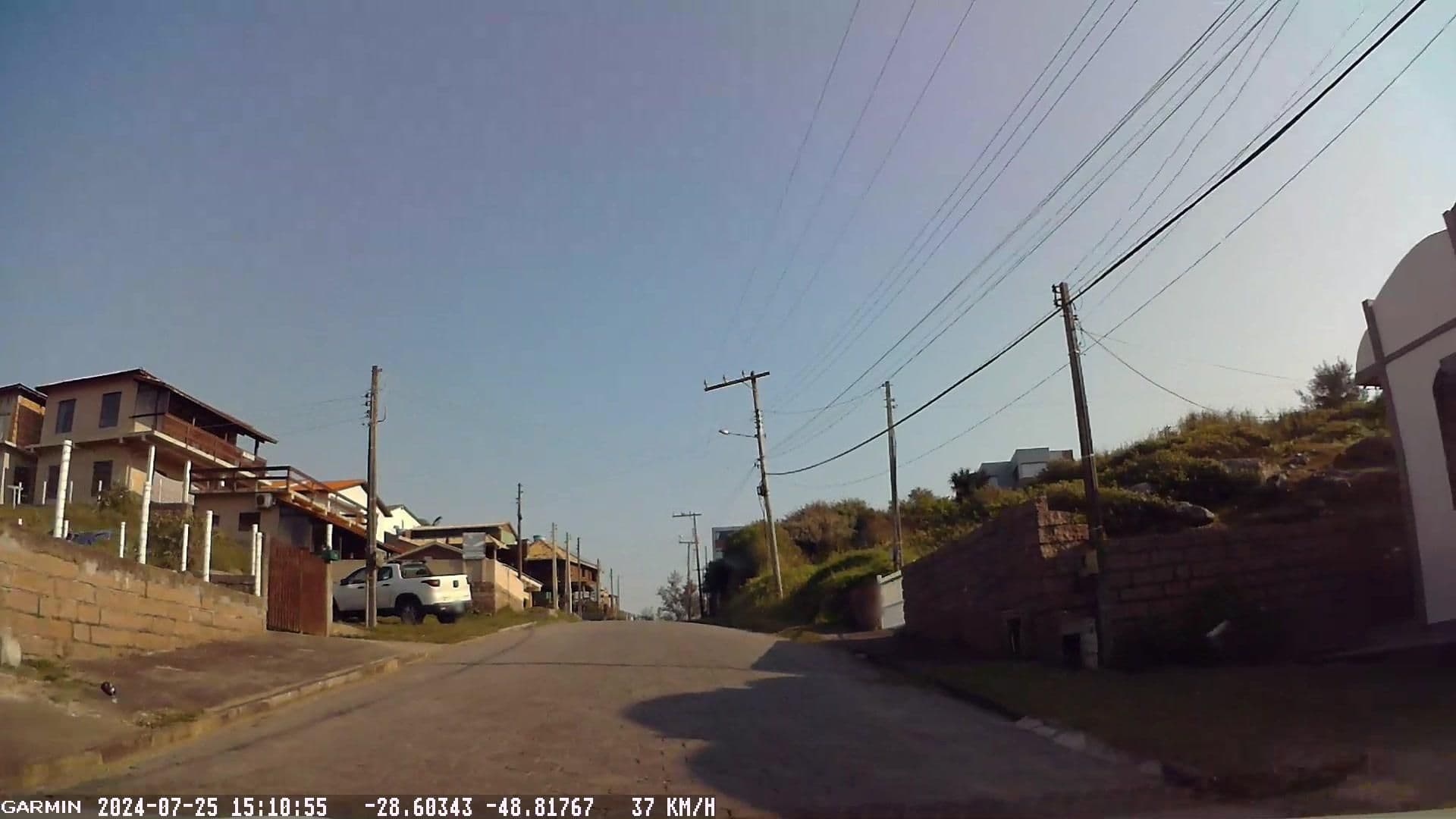 Street view near Pousada Girassol, Laguna — © tomio (CC BY-SA · Mapillary)