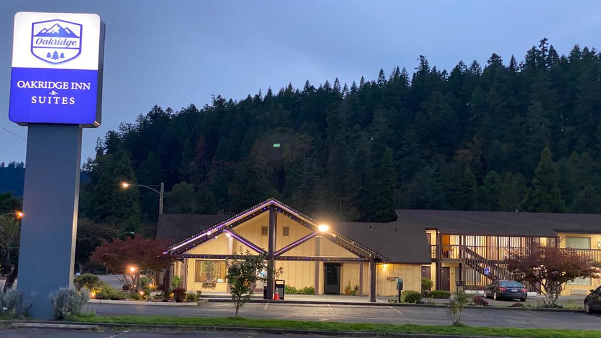 Oakridge Inn & Suites, Motel in Oakridge