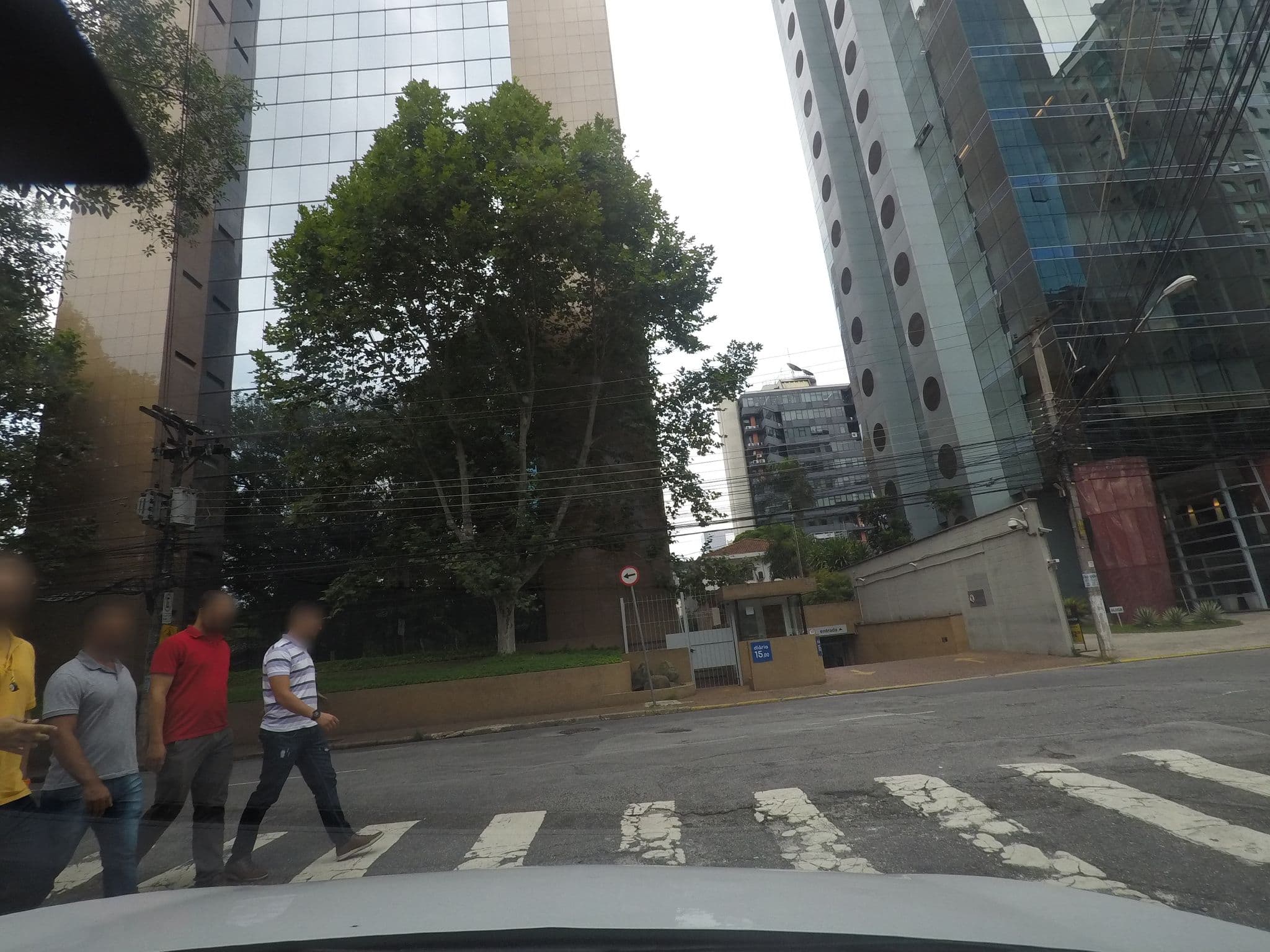 Street view near Park Inn by Radisson Berrini, Morumbi — © marciosampaio (CC BY-SA · Mapillary)