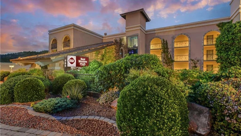 Best Western Plus Arroyo Roble Hotel & Creekside Villas, Hotel in Sedona