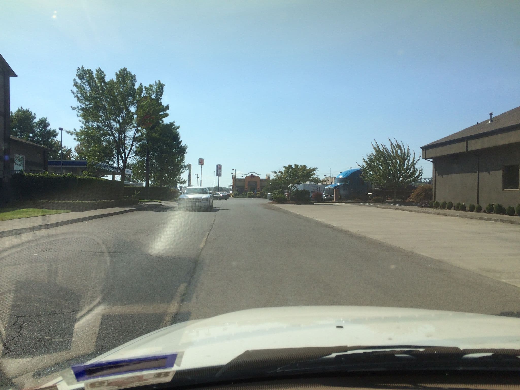 Street view near Super 8, Woodburn — © pdgoodman (CC BY-SA · Mapillary)