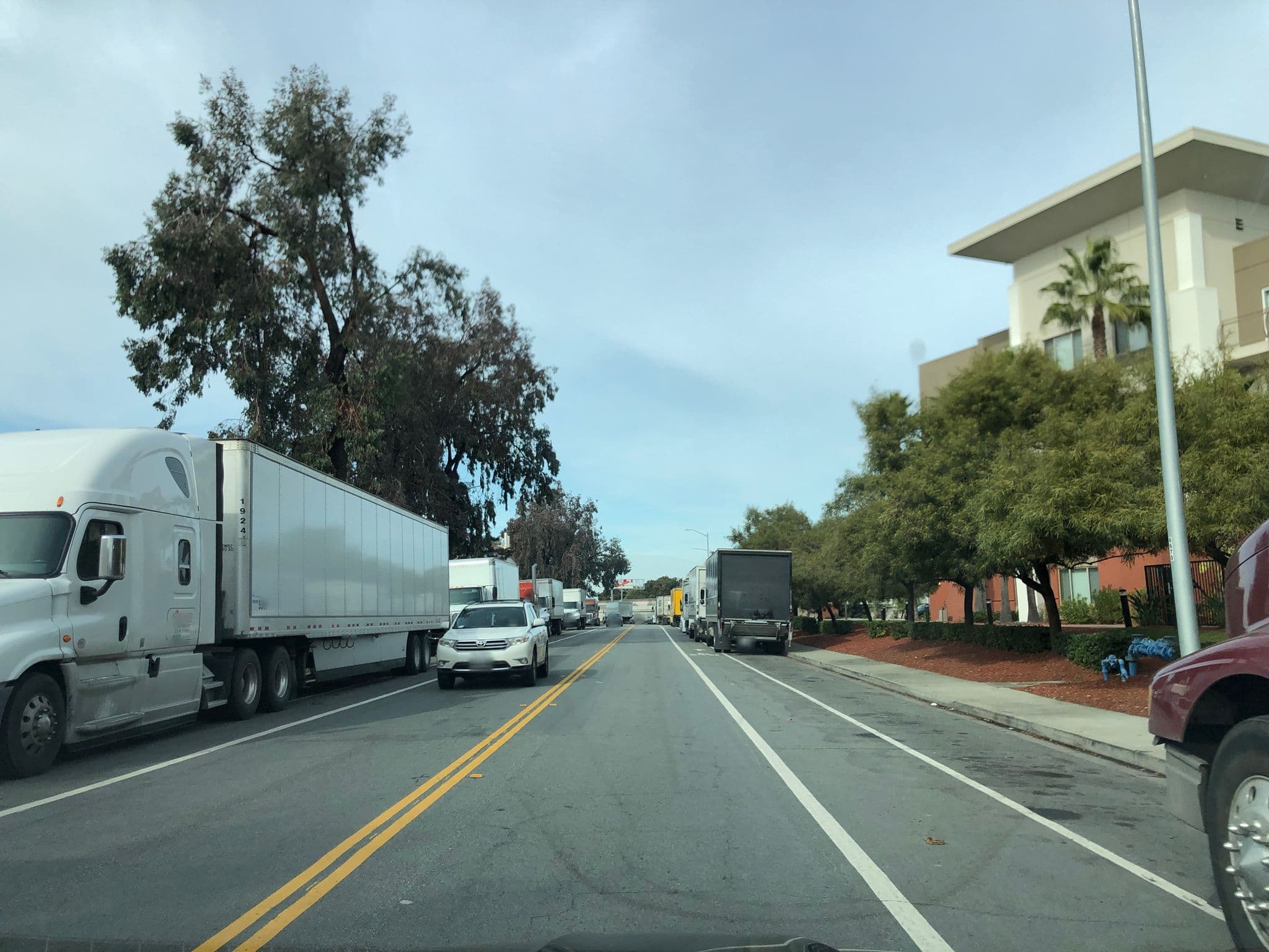 Street view near Holiday Inn Express & Suites Fremont - Milpitas Central, Fremont — © jaimevger (CC BY-SA · Mapillary)