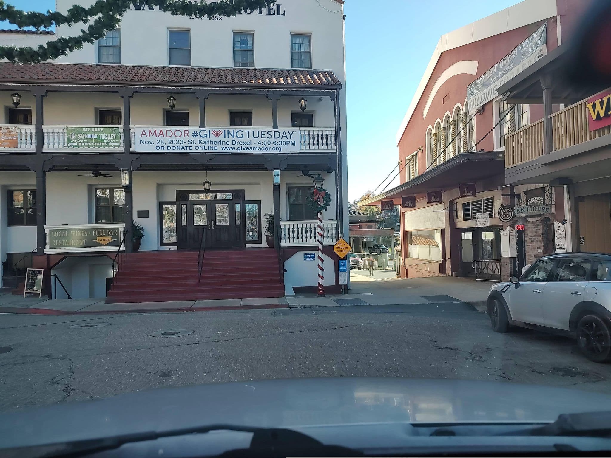Street view near The National Hotel, Sutter Creek — © nmixter (CC BY-SA · Mapillary)