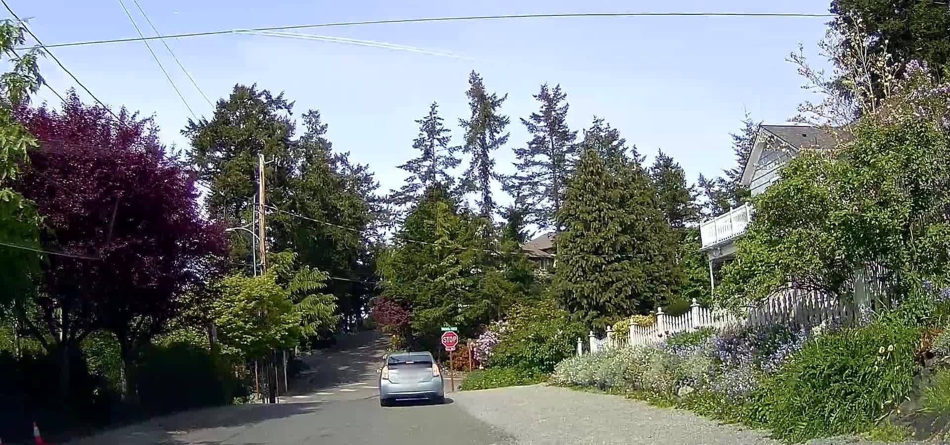 Street view near Katy's Inn, Ault Field — © glassman (CC BY-SA · Mapillary)