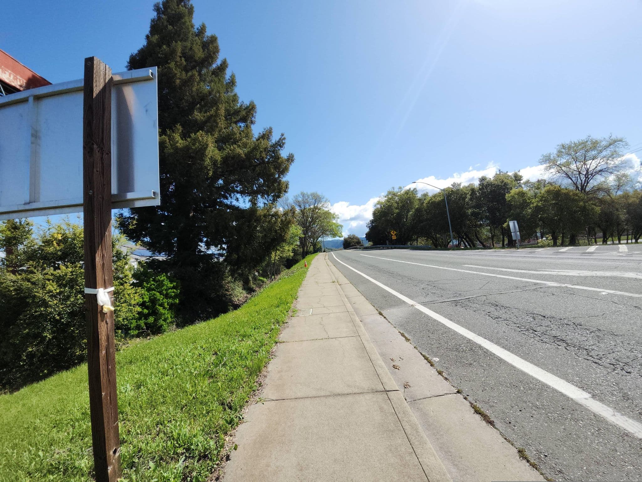 Street view near Super 8 by Wyndham Ukiah, Ukiah — © cashus4 (CC BY-SA · Mapillary)