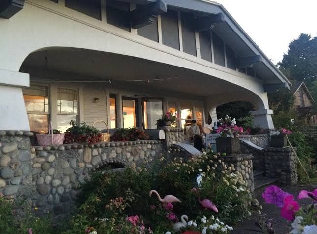 Mrs. Howe's Bed and Breakfast, Bed & Breakfast in Port Orchard