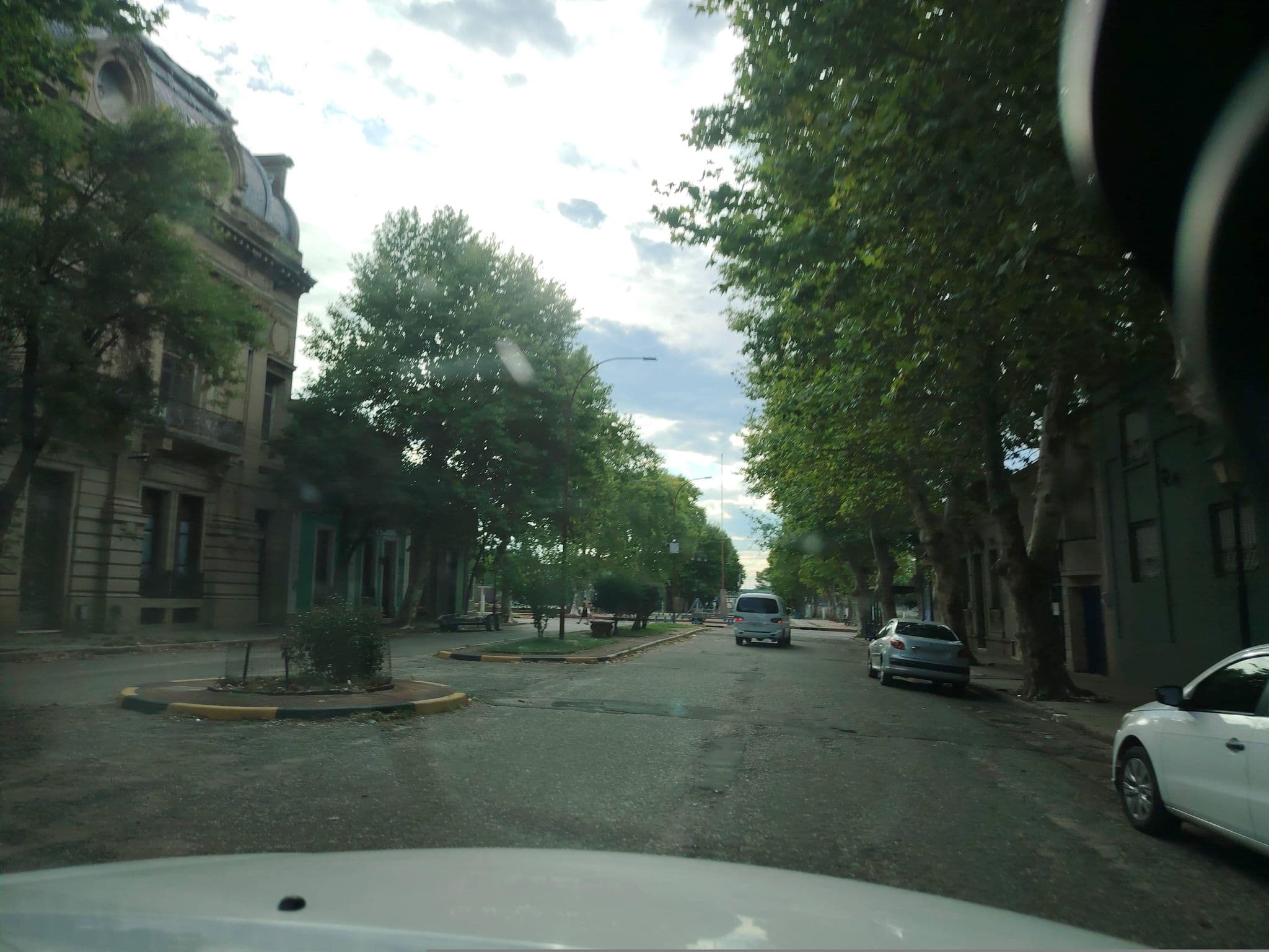 Street view near Hotel Papiros, Paysandú — © andrcondon (CC BY-SA · Mapillary)