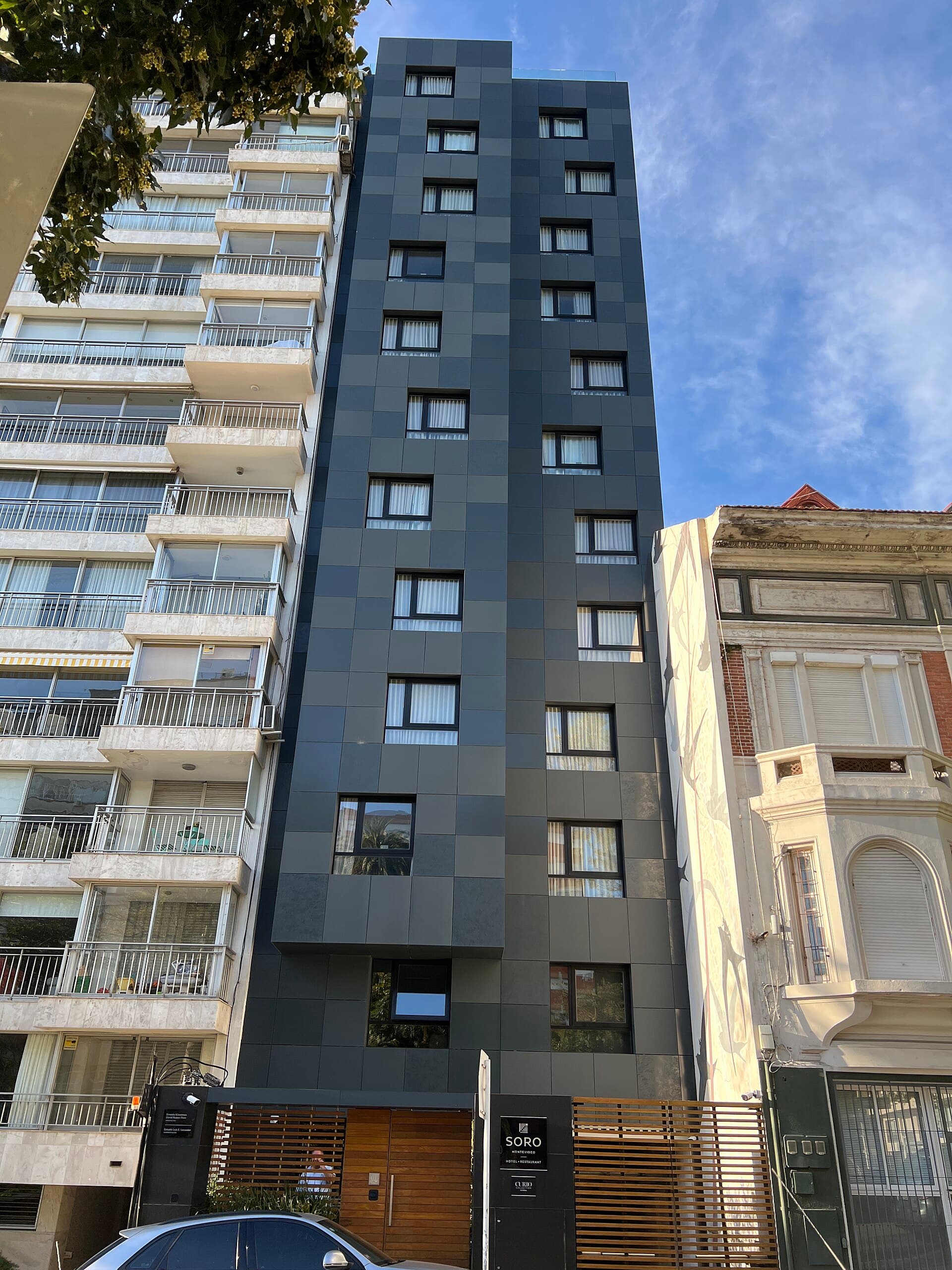 SORO Montevideo, Curio Collection (via Wikimedia Commons, CC BY-SA 3.0)
