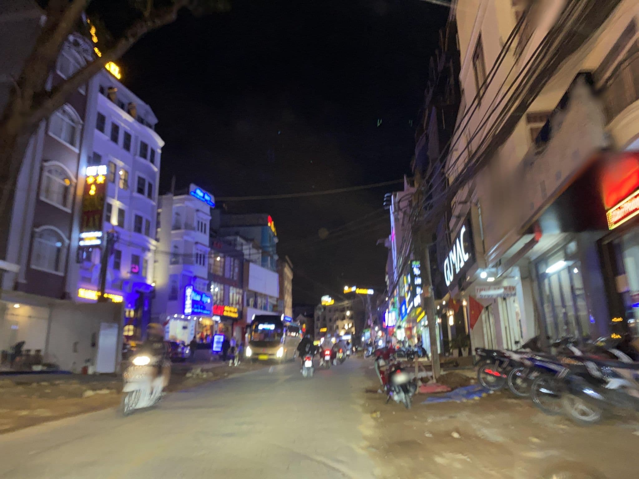 Street view near Đại Lợi, Ðà Lạt — © DriveWithHoang (CC BY-SA · Mapillary)