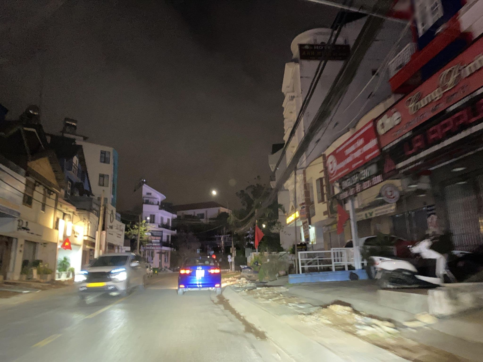 Street view near Lan rung, Ðà Lạt