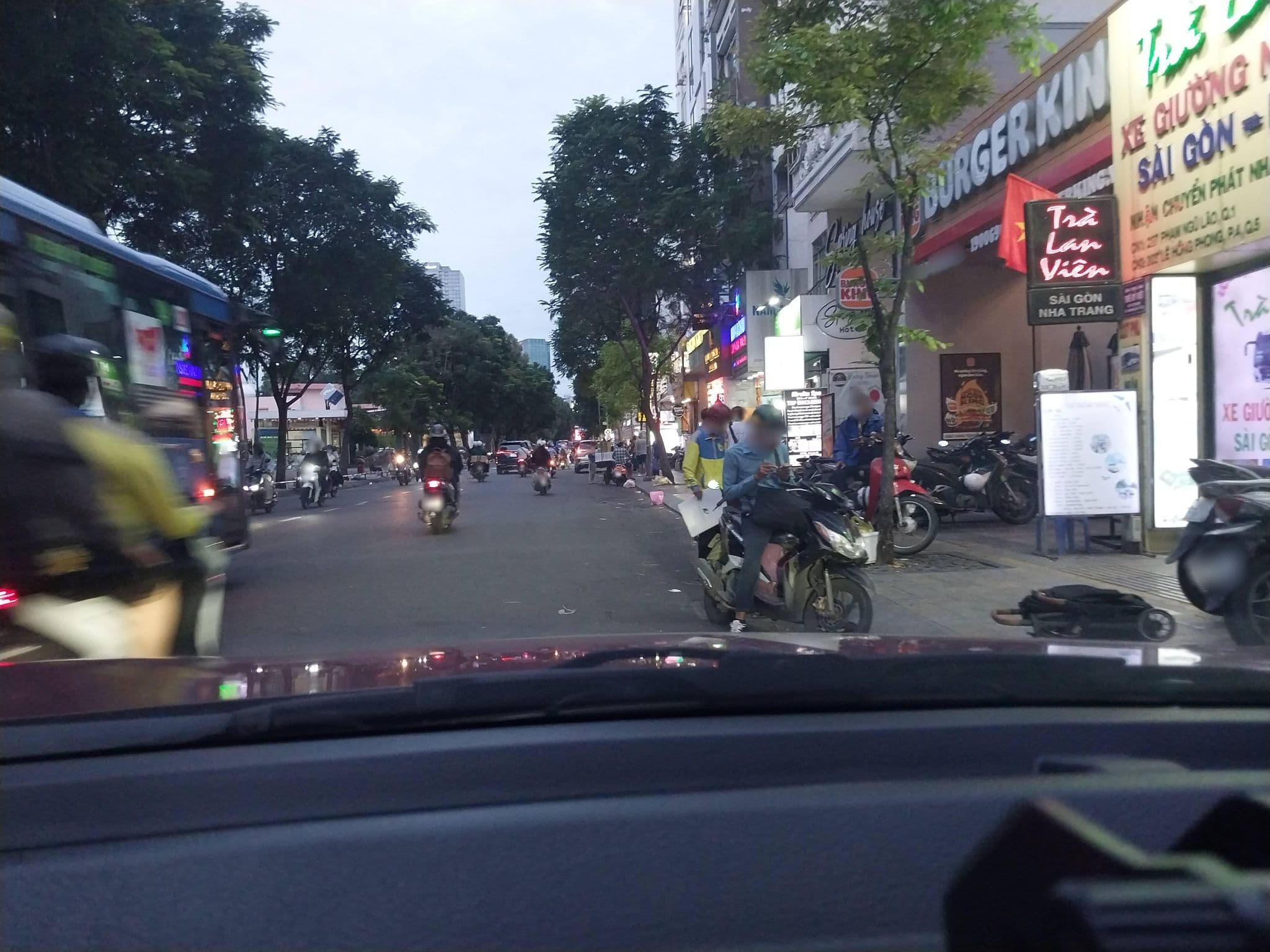 Street view near Nhà Khách Ngọc Thảo, Quận Ba — © sg_front_1 (CC BY-SA · Mapillary)