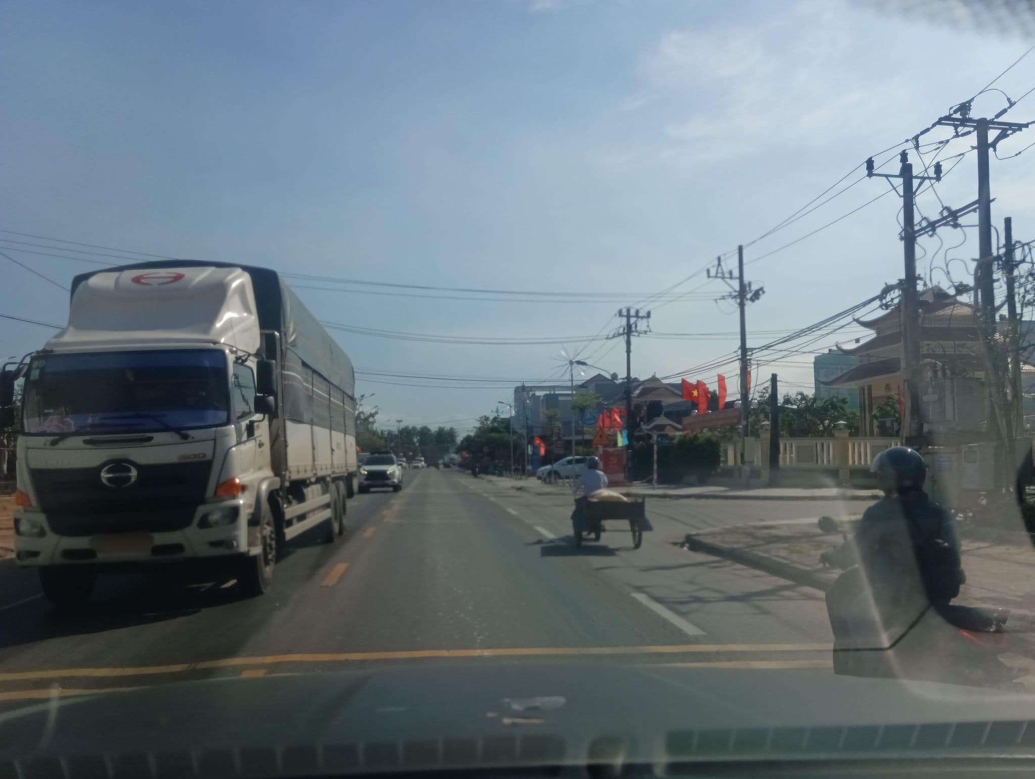 Street view near Khóm An Thới 3, Đức Phổ — © builangbat (CC BY-SA · Mapillary)