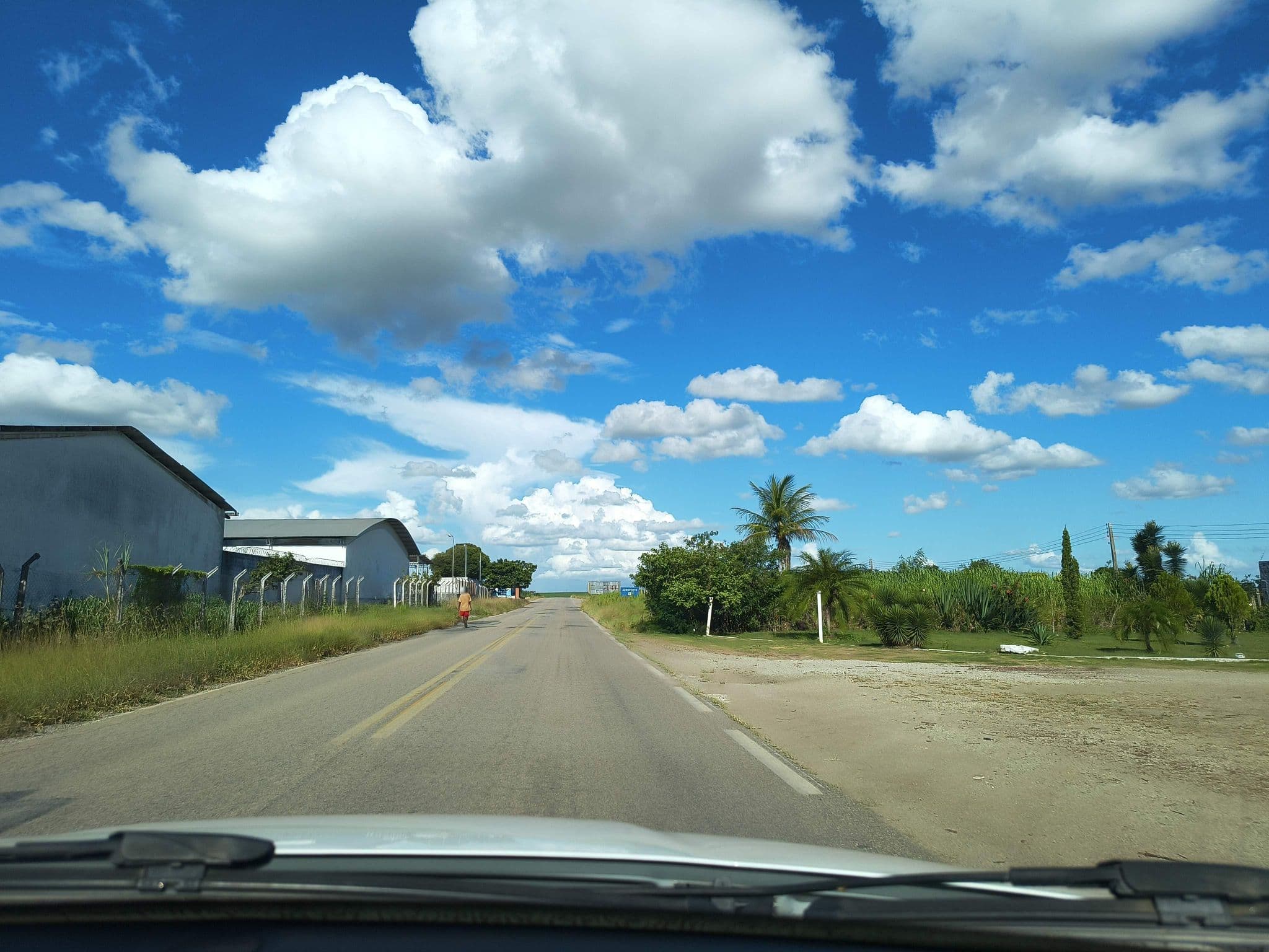 Street view near Motel Privê, Nanuque — © gobis (CC BY-SA · Mapillary)
