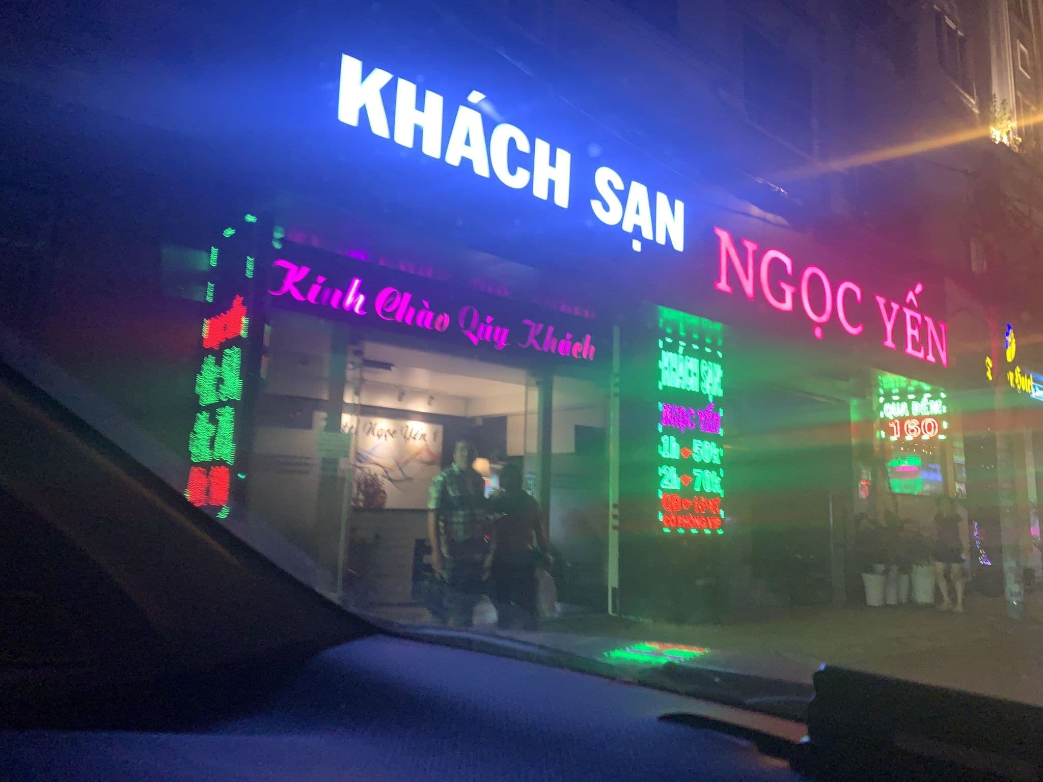 Street view near Khách Sạn Ánh Dương, Quận Mười — © sg_left_1 (CC BY-SA · Mapillary)