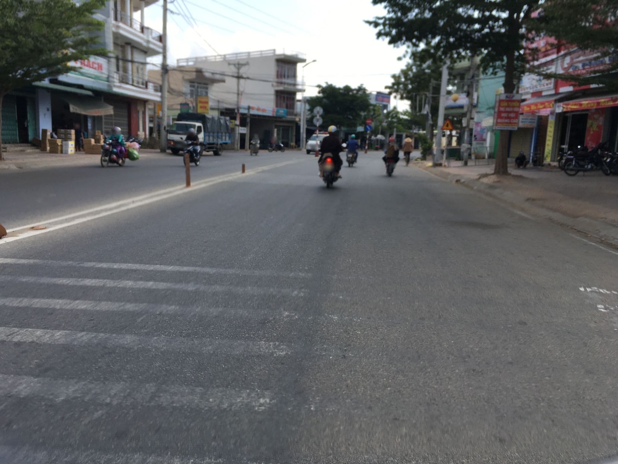 Street view near Hotel Thiên Hồng, Phan Rang-Tháp Chàm — © theboman01 (CC BY-SA · Mapillary)
