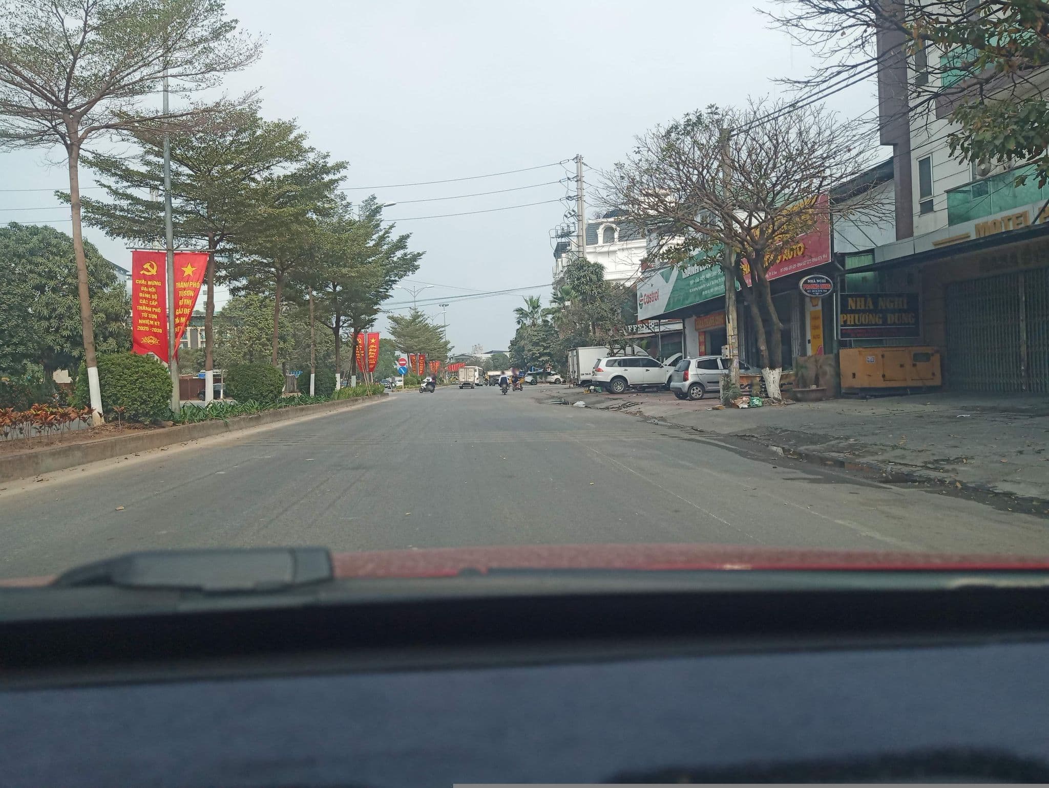 Street view near Nhà nghỉ Sao Việt, Từ Sơn — © hn_front_1 (CC BY-SA · Mapillary)