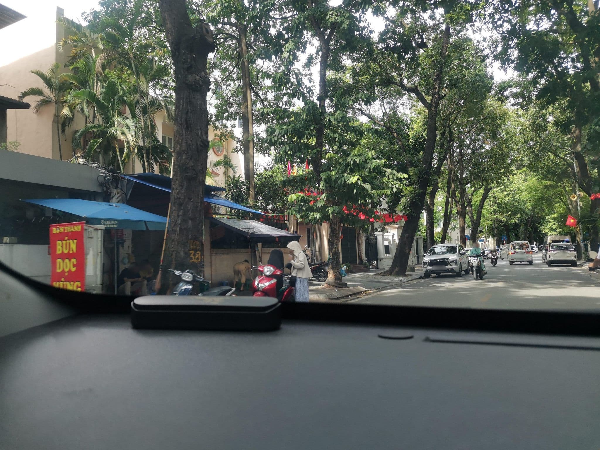 Street view near Sunway Hanoi, Cửa Nam — © hn_left_2 (CC BY-SA · Mapillary)