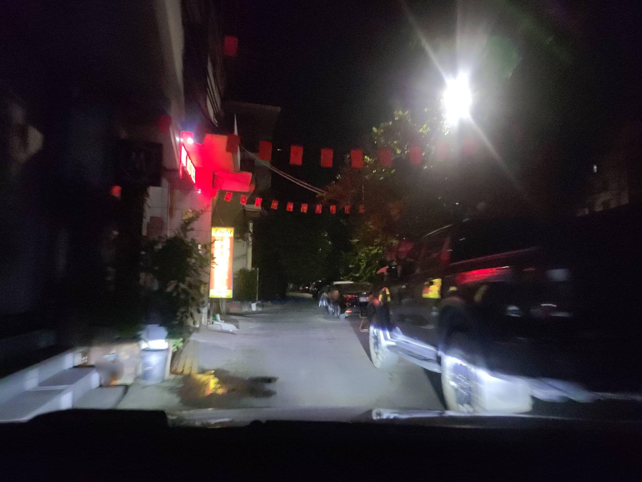 Street view near Khách Sạn Light, Cửa Nam — © hn_right_1 (CC BY-SA · Mapillary)