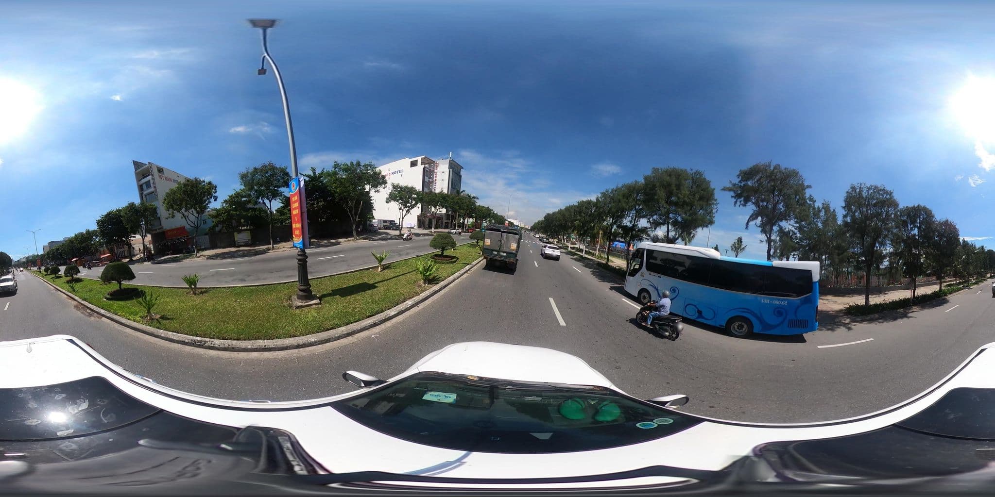 Street view near Huy Hoang Hotel, Thanh Khê — © congduy (CC BY-SA · Mapillary)