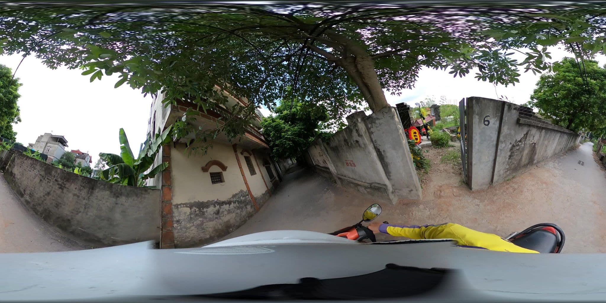 Street view near Hotel Hoàng Thắng, Vĩnh Tuy — © bemaps_hn_kien (CC BY-SA · Mapillary)