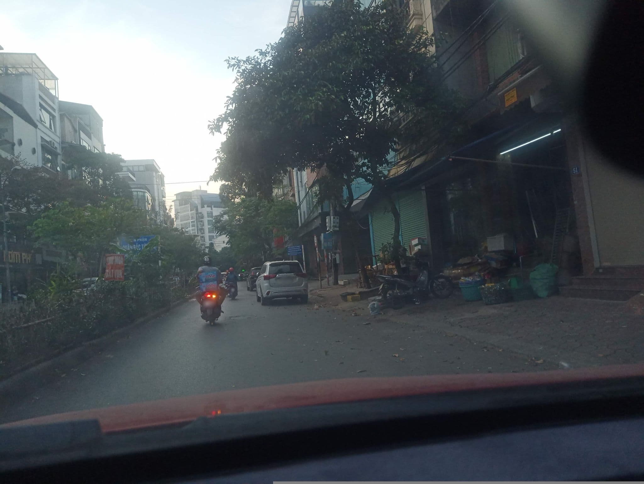 Street view near Nhà nghỉ Đình Phùng, Mai Dịch — © hn_front_1 (CC BY-SA · Mapillary)