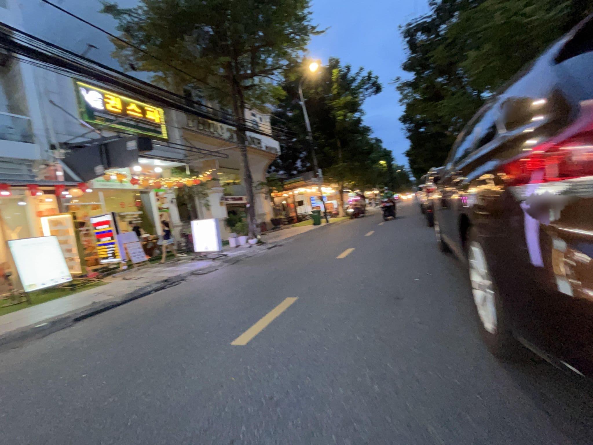 Street view near Thuc Thanh, Sơn Trà