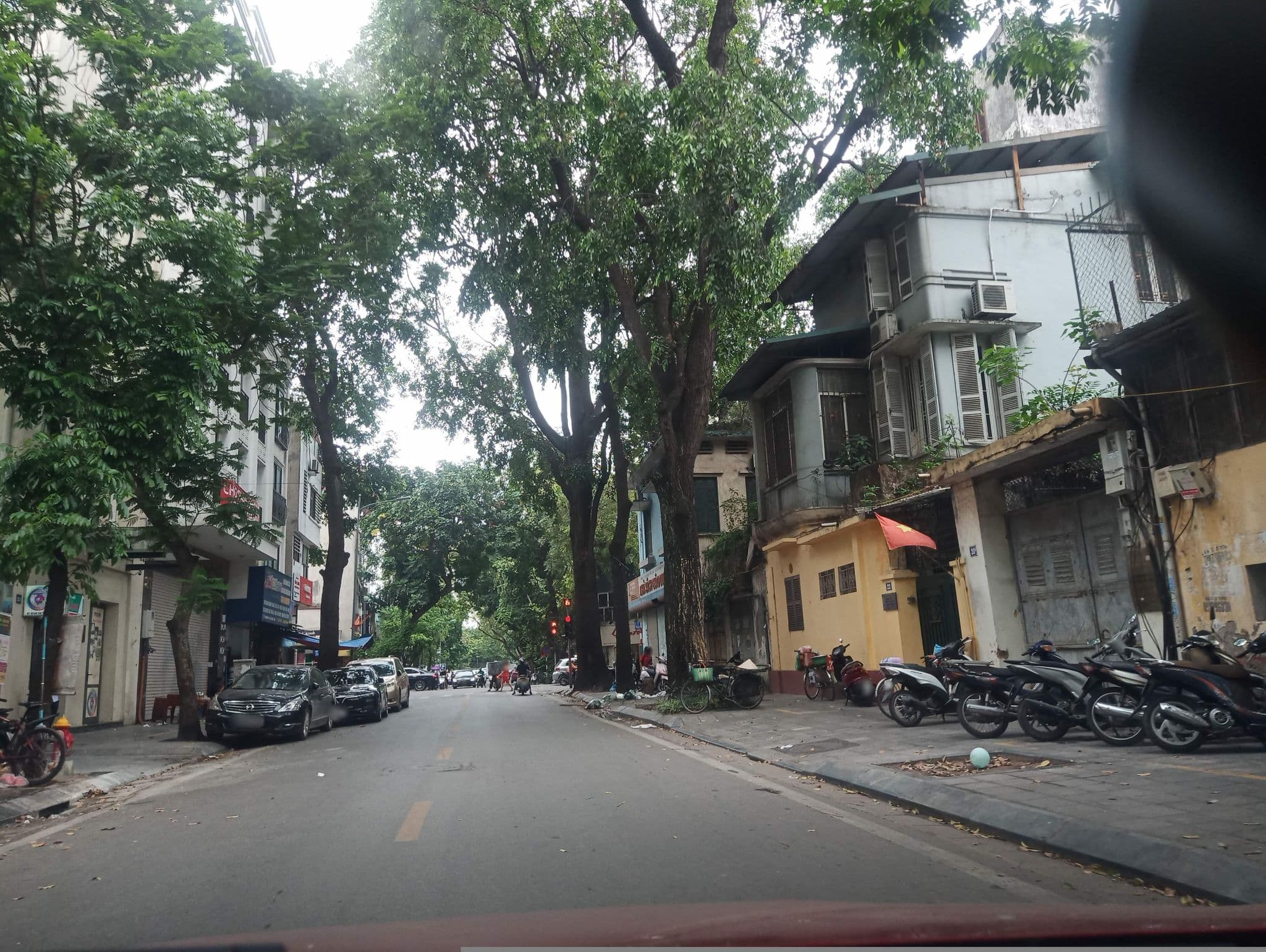 Street view near La Casa Hanoi Hotel, Cửa Nam — © hn_front_1 (CC BY-SA · Mapillary)