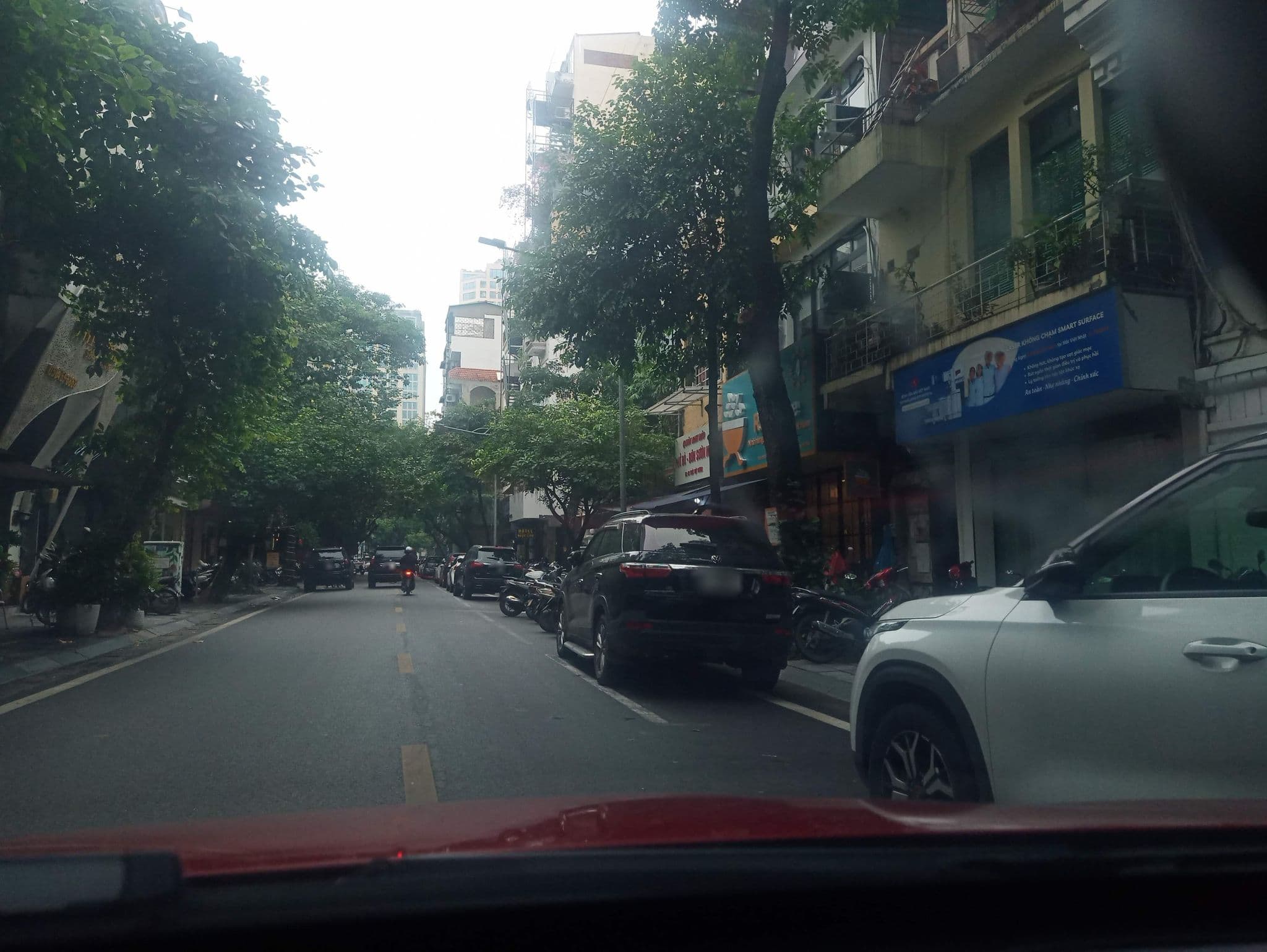 Street view near Camellia Residence Hanoi, Nguyễn Du — © hn_front_1 (CC BY-SA · Mapillary)