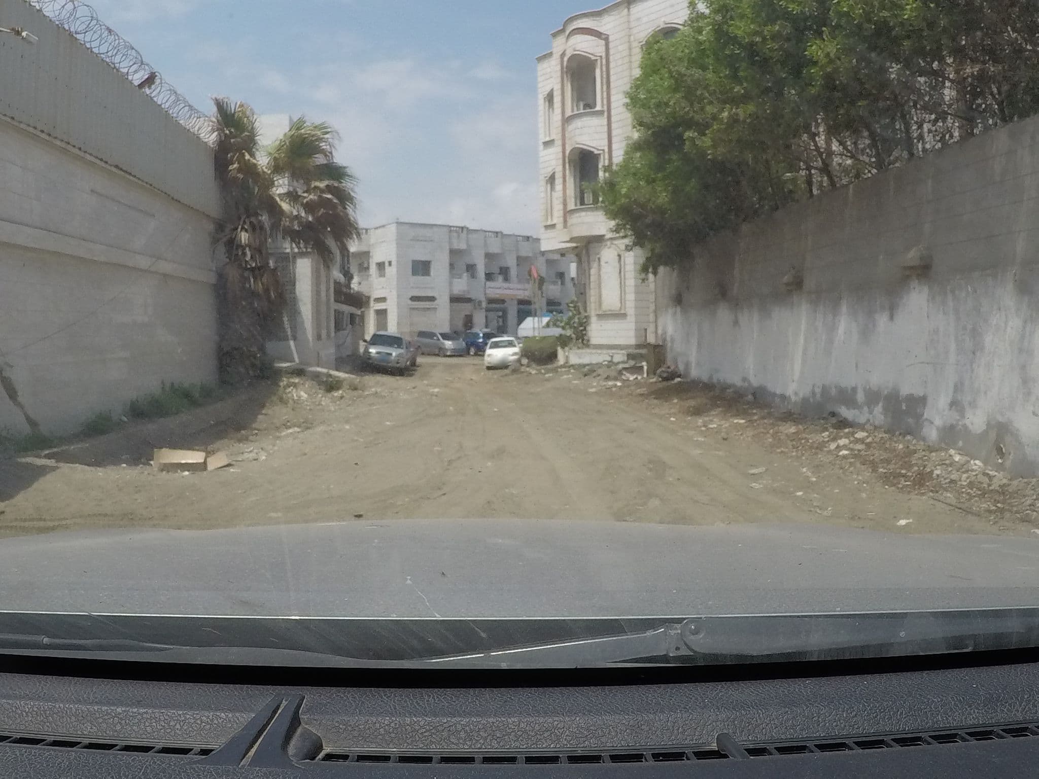 Street view near فندق الواتس ( Sh ), Aden — © user963 (CC BY-SA · Mapillary)