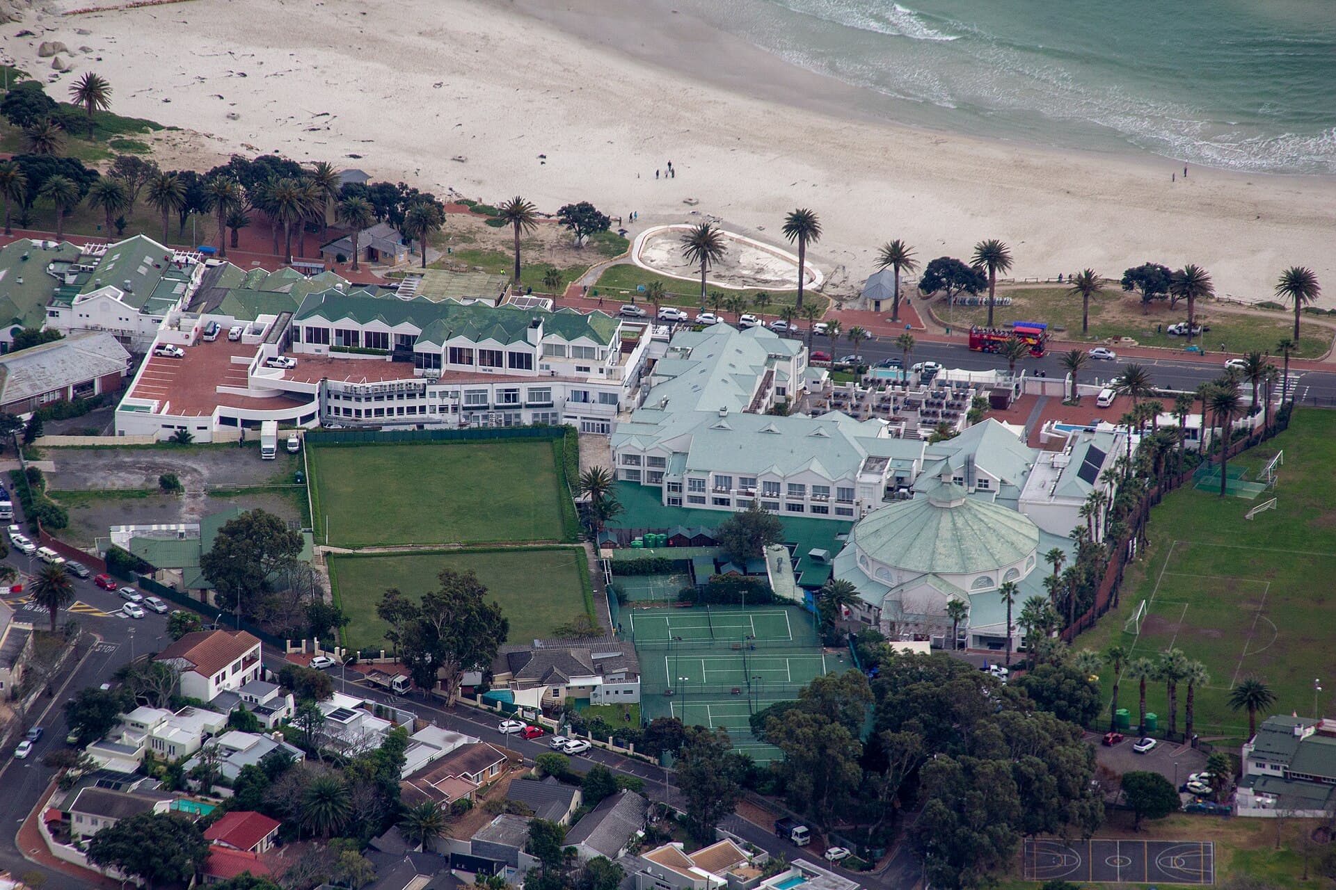 The Bay Hotel (via Wikimedia Commons, CC BY-SA 4.0)