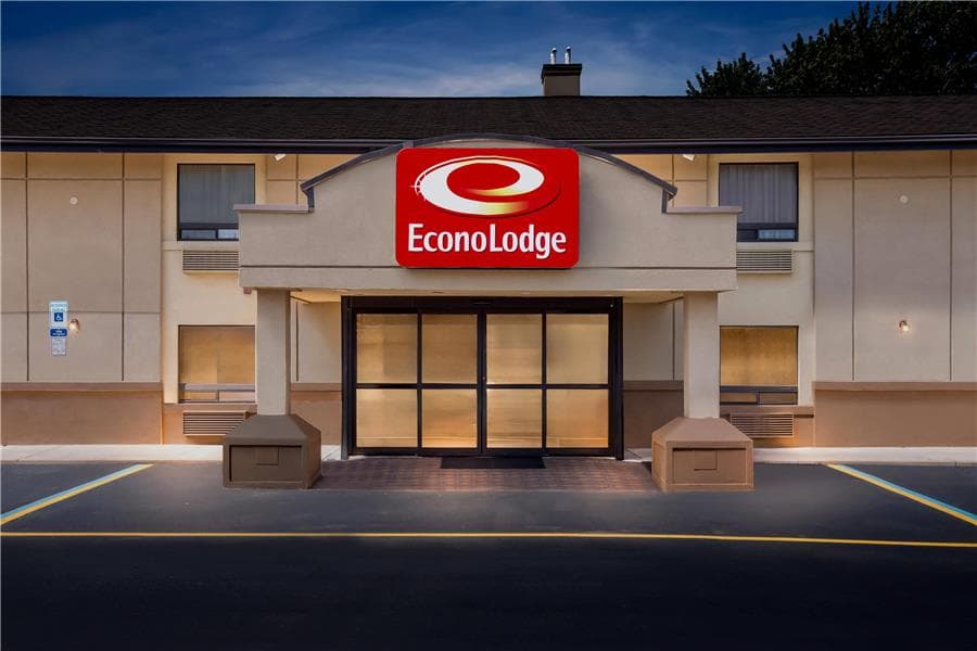 Econo Lodge Woodbridge, Hotel in Colonia