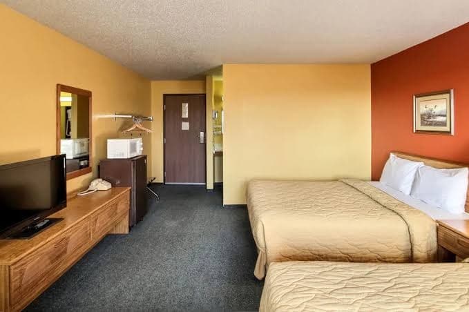Rodeway Inn, Motel in Belgium