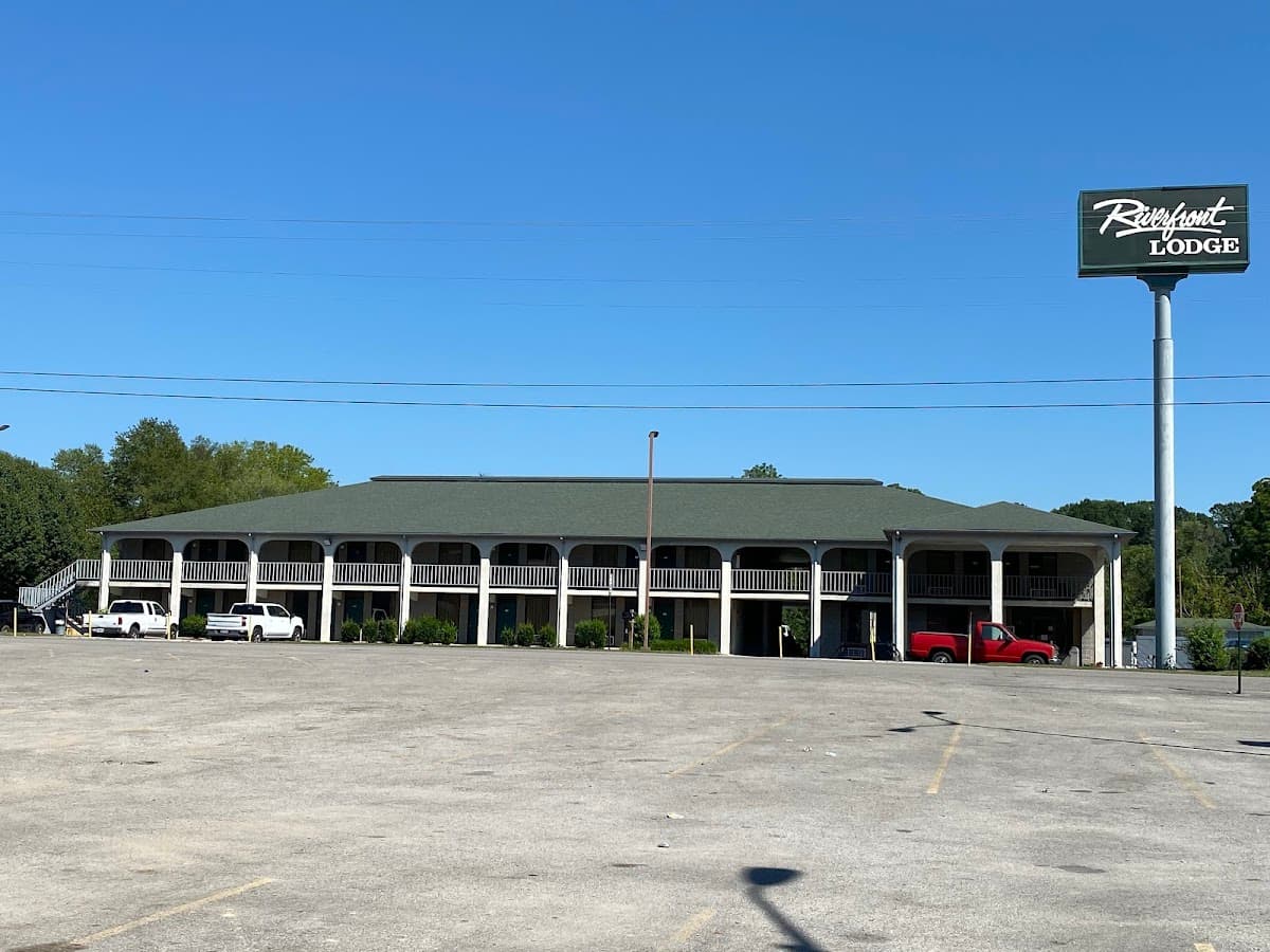 Riverfront Lodge Burkesville, Hotel in Burkesville