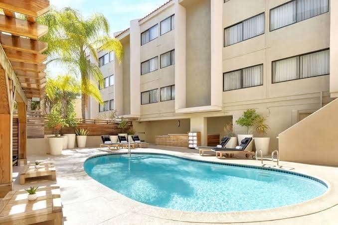 Two Queen Standard, The Anza A Calabasas Hotel, Pool, Near Lake Calabasas Park, Hotel in Calabasas