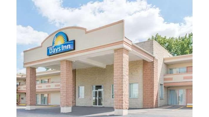 Days Inn by Wyndham St. Louis North, Hotel in Calverton Park
