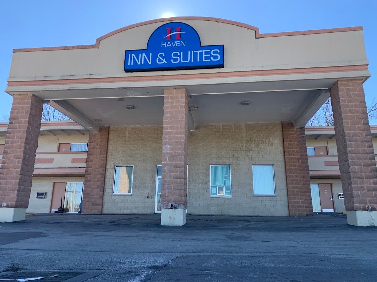 HAVEN INN & SUITES, Hotel in Calverton Park