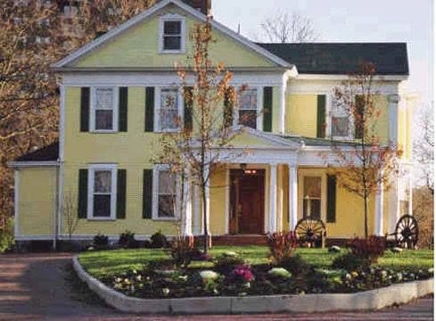 Six Acres Bed & Breakfast, Bed & Breakfast in Finneytown
