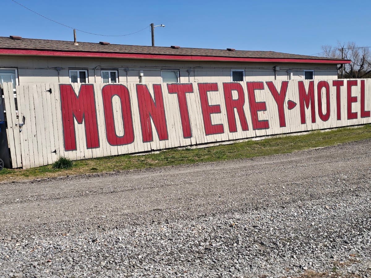 Monterey Motel, Motel in Chouteau