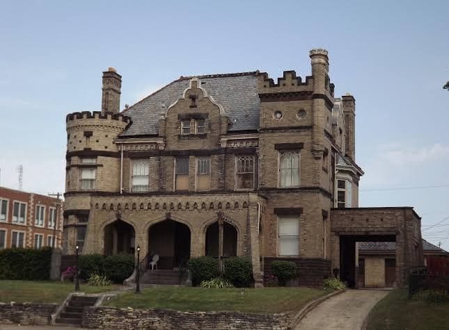 The Castle Inn, Bed & Breakfast in Circleville
