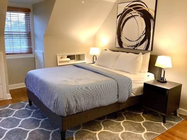 The House Hotels - Superior Road, Holiday Home in Cleveland Heights
