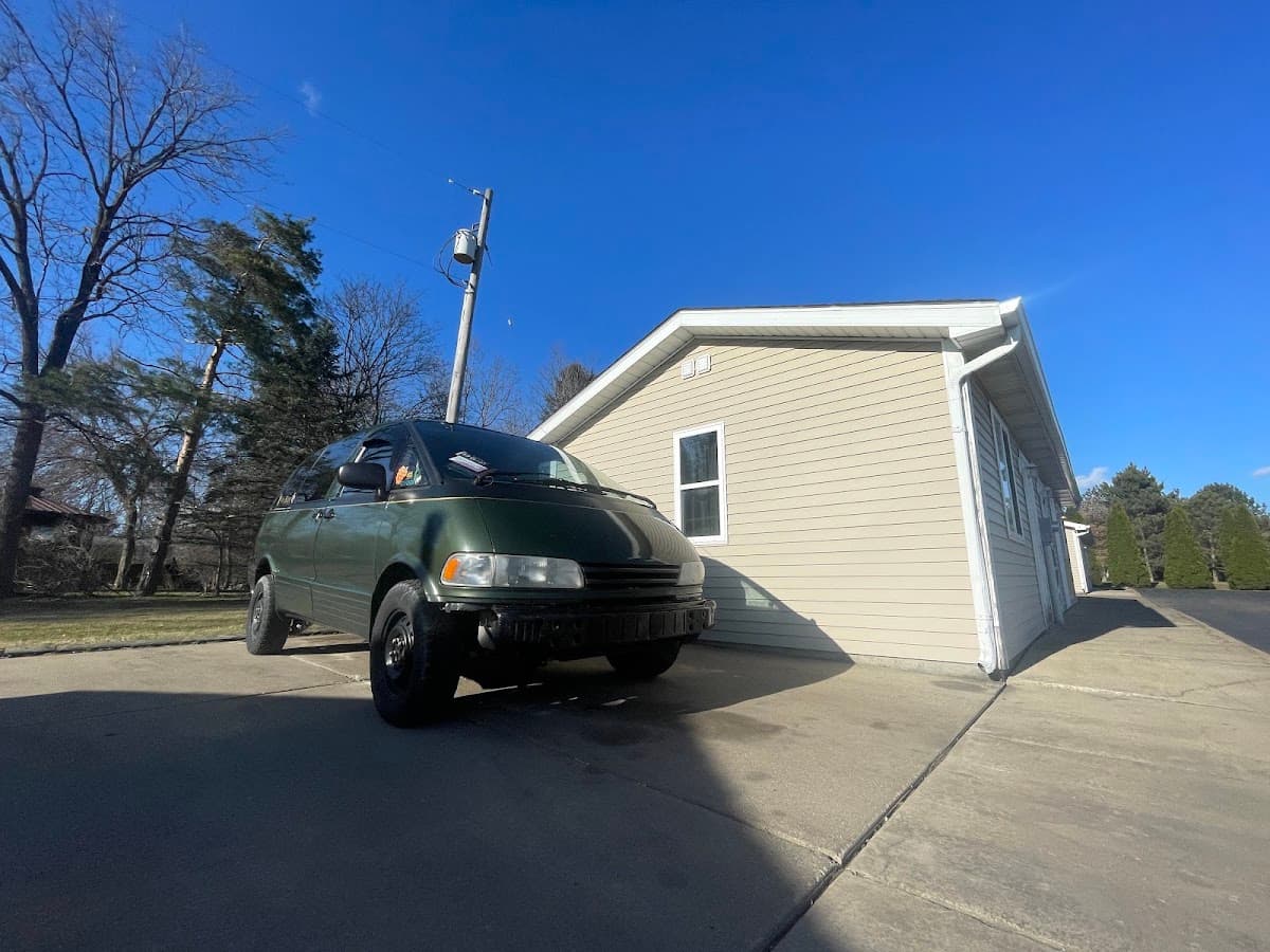 Wee Pine Cabins Inc., Motel in Clio