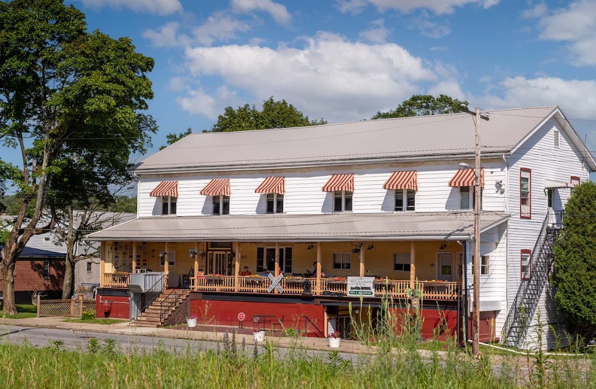 The Station Inn, Bed & Breakfast in Cresson