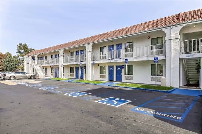 Motel 6 Pinole, CA, Hotel in Tara Hills